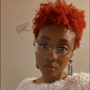 Meet your Posher, Crystal